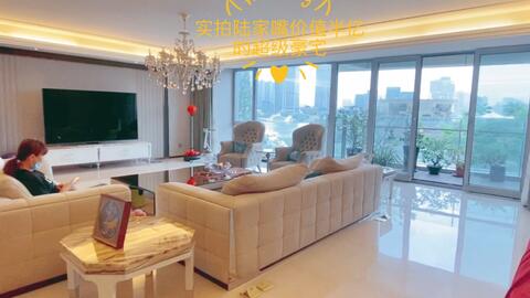 陆家嘴空中走廊,看记不住名字的金融证券保险大楼 ifc mall,上海国金中心 上海海洋水族馆 东方明珠 外国游客 百新书局 上海造船厂 黄浦江 哔哩哔哩